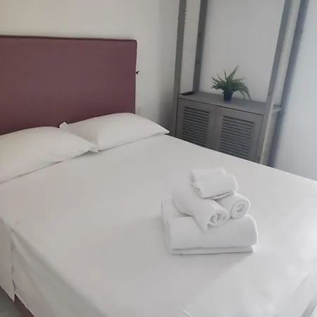 住宿加早餐酒店 Vistamare 阿格罗波利